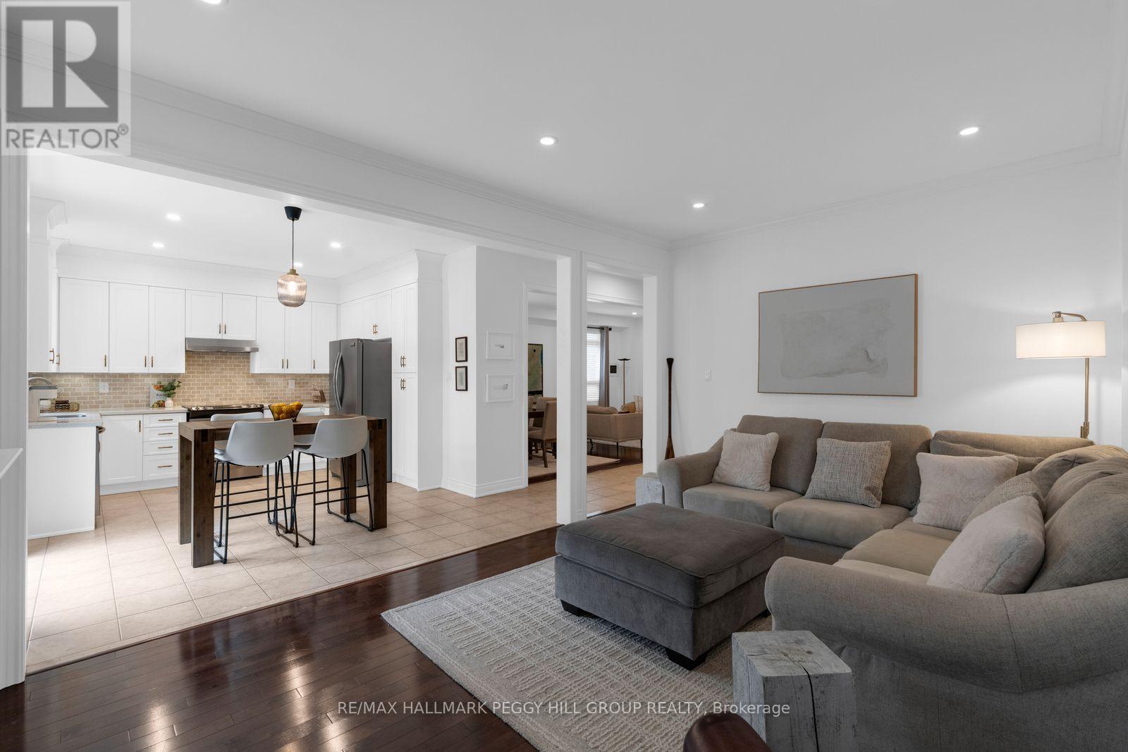 53 Tudor Crescent, Barrie photo 5