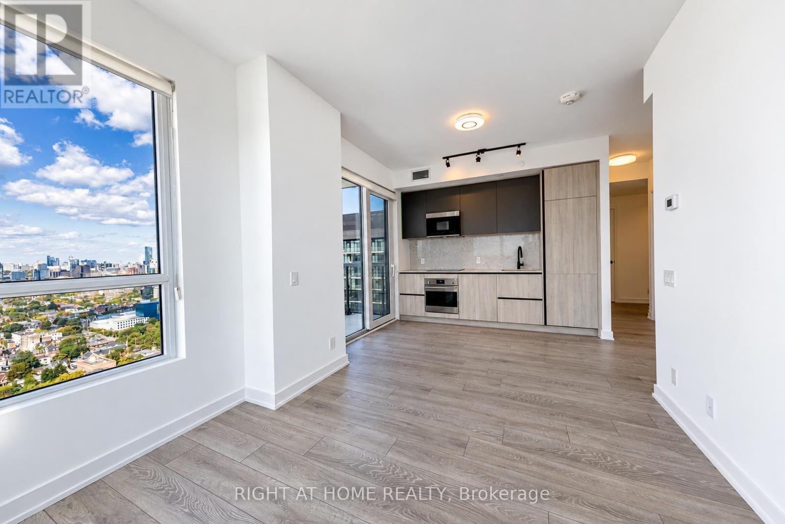 108 Peter Street — photo 22