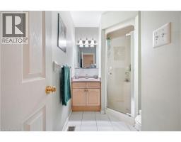 4pc Bathroom - 1 Buchanan Crescent Unit# 11, Brantford, ON N3P2B2 Photo 9