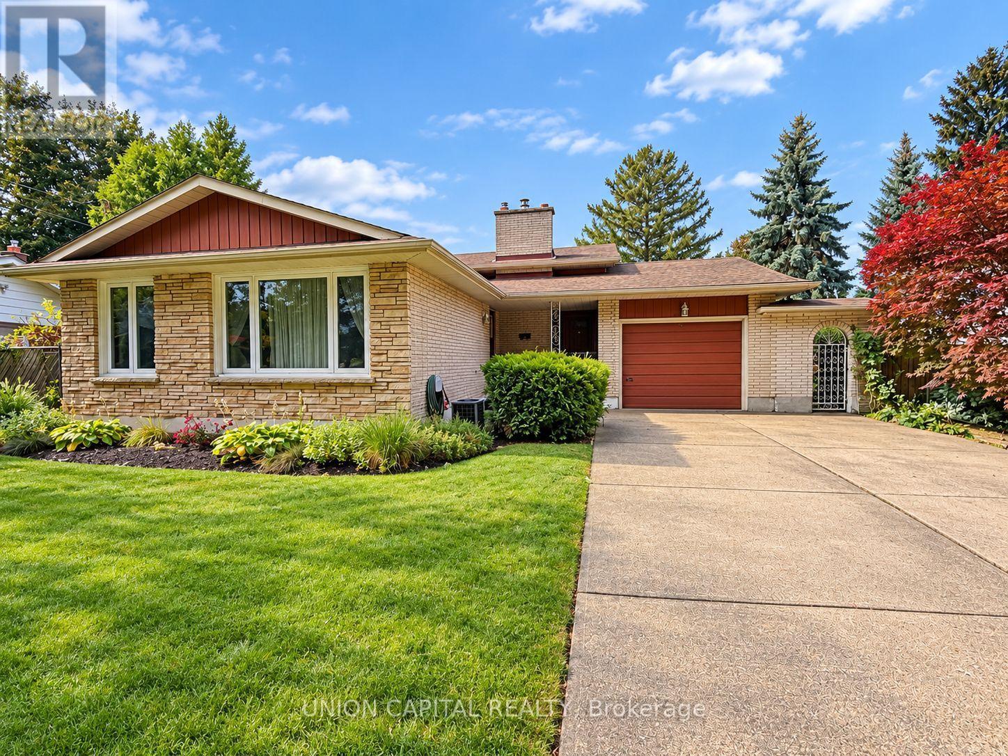 21 CROYDON DRIVE - 10