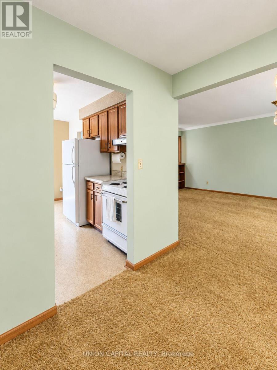 21 Croydon Drive, St. Catharines, ON photo 3