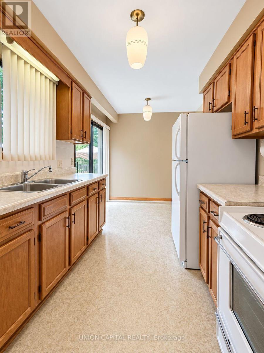 21 Croydon Drive, St. Catharines, ON photo 4