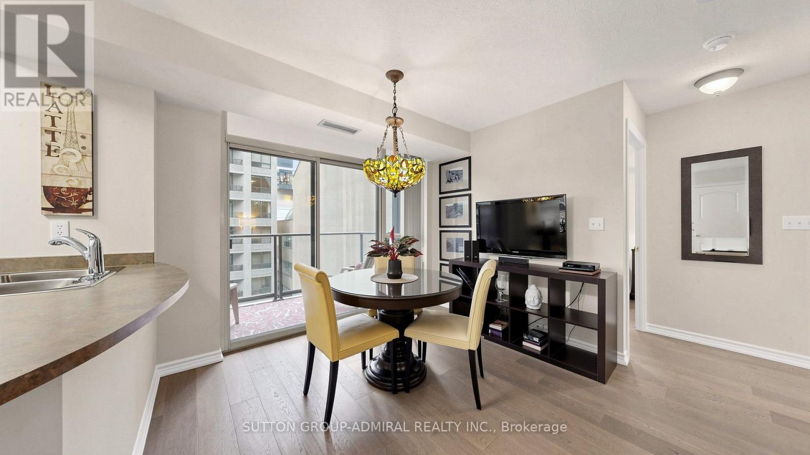 #701 30 HAYDEN STREET - Image 22