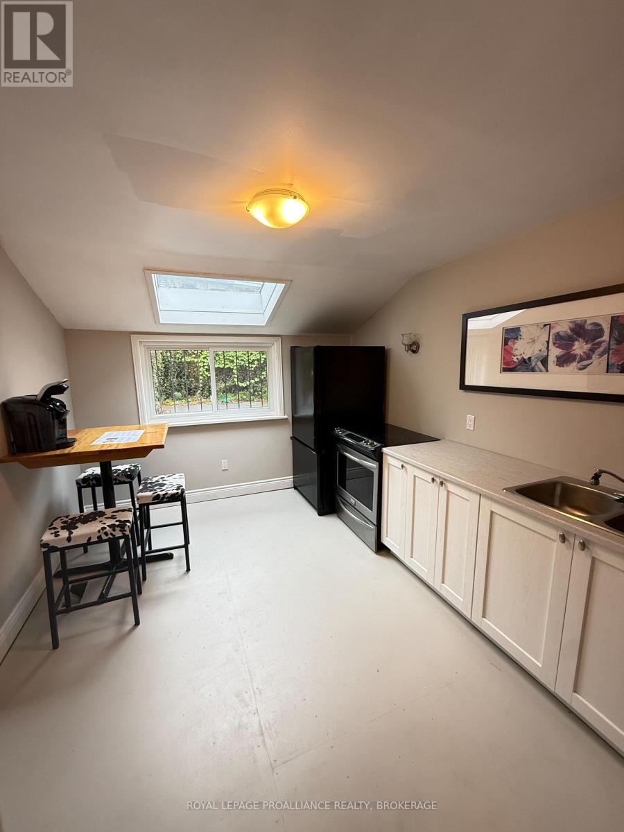 272 Wellington Street — photo 7