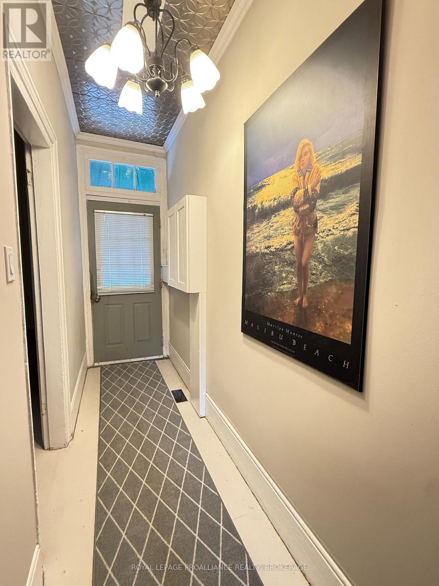 272 Wellington Street — photo 17