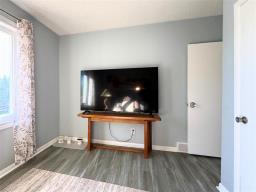 93 Crestwood Crescent, Winnipeg, MB R2J1H8 Photo 14
