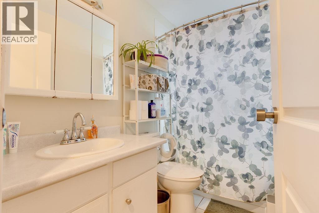 2108 6TH AVENUE - 20
