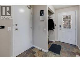 738 Queenston Terrace SE - photo 4