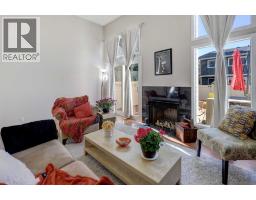 738 Queenston Terrace SE - photo 8