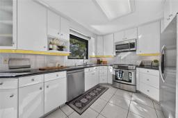 26 Oswald Bay, Winnipeg, MB R3R2W5 Photo 17