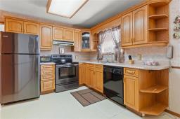 Family room - 16 Pine Crescent, Steinbach, MB R5G0G7 Photo 7