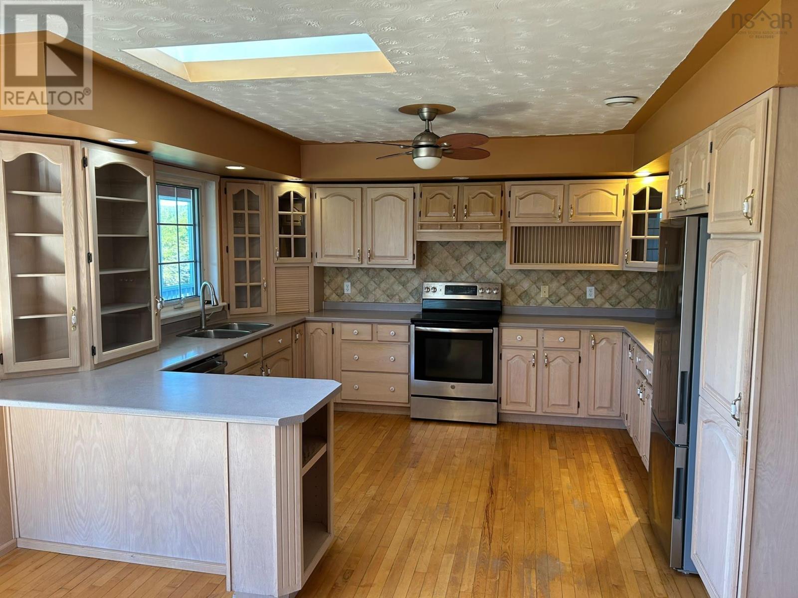 290 MacVicar Road - Image 21