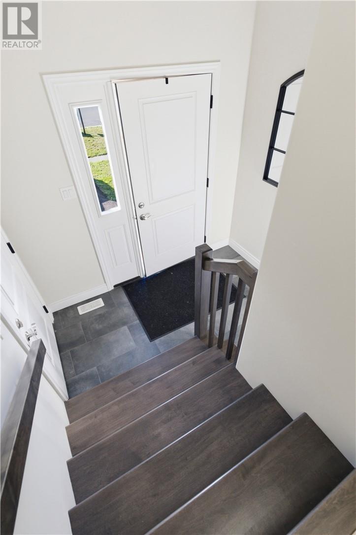 166 Eclipse Crescent - Image 3