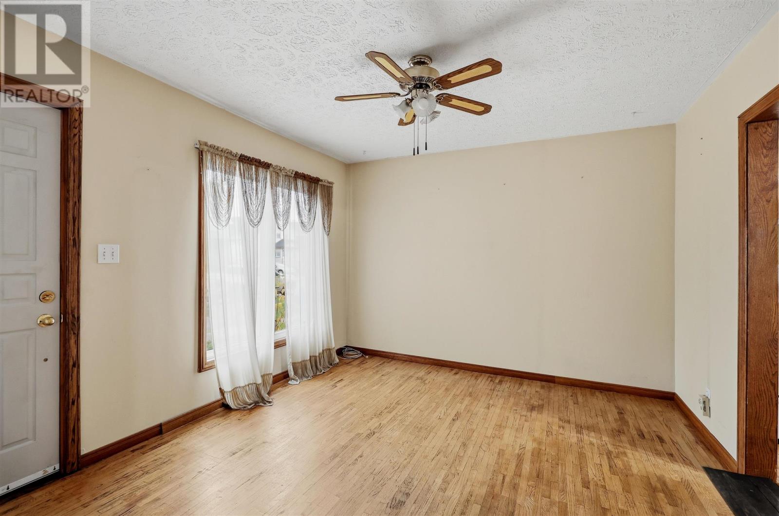 165 Spadina AVE - Image 4