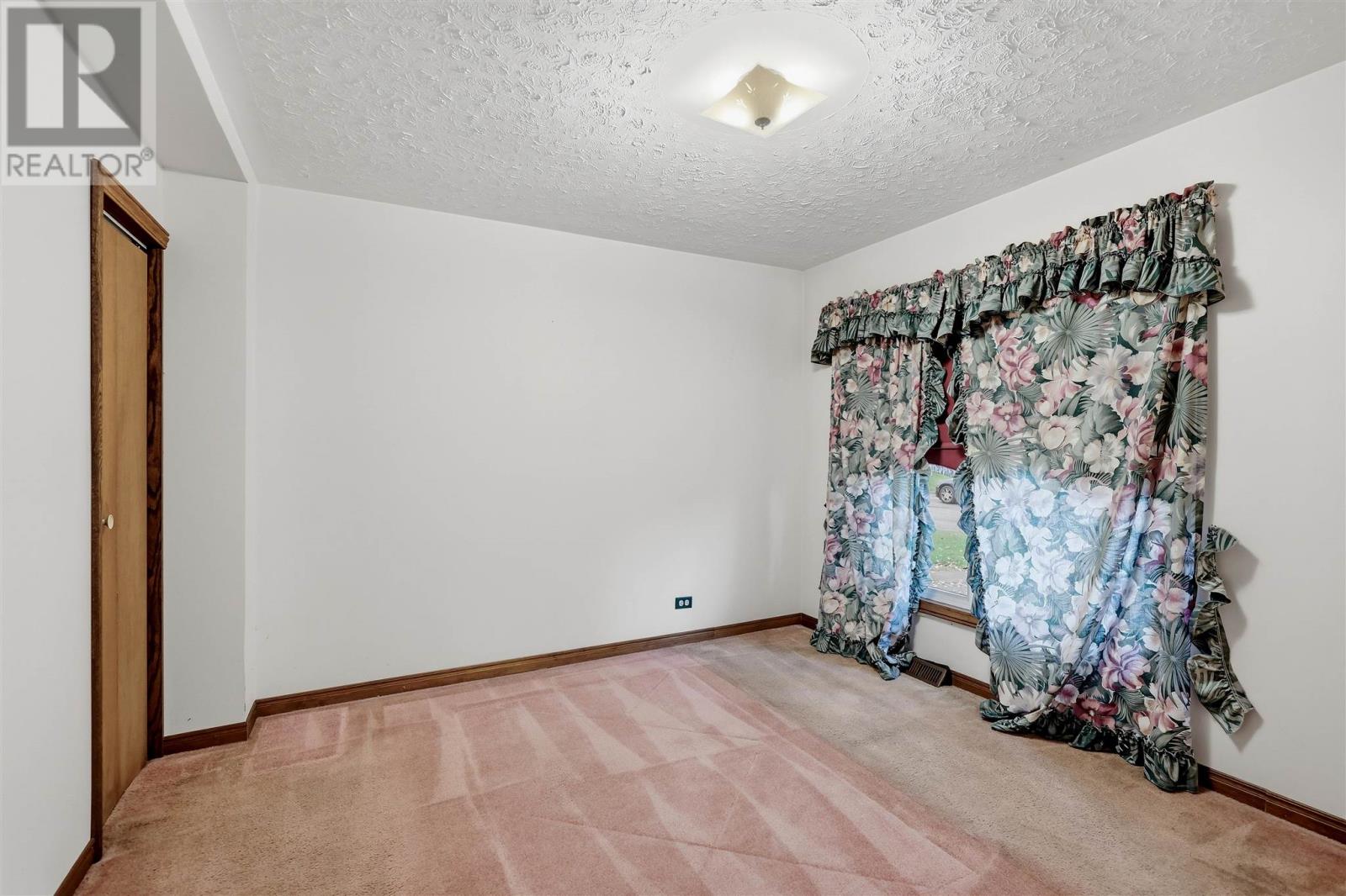 165 Spadina AVE - 6