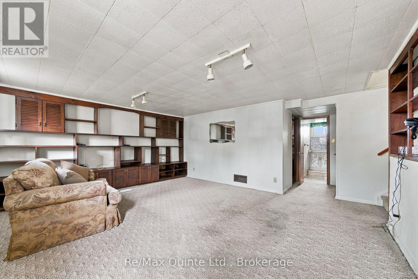 51 Keller Drive, Belleville, ON photo 32