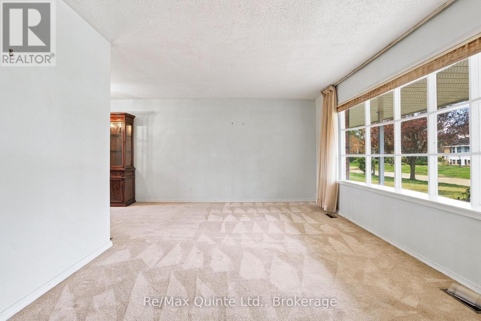 51 Keller Drive, Belleville, ON photo 8