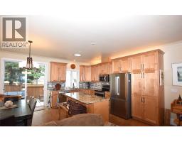 Dining room - 430 Hummingbird Avenue, Vernon, BC V1H2A1 Photo 10