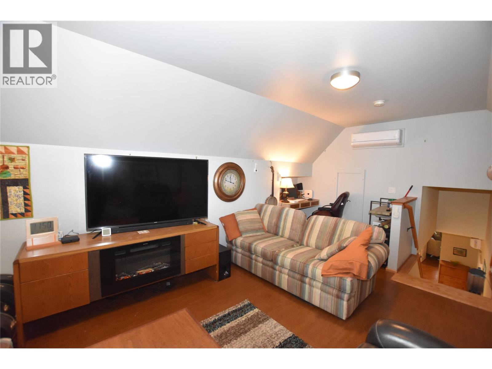 430 Hummingbird Avenue, Vernon