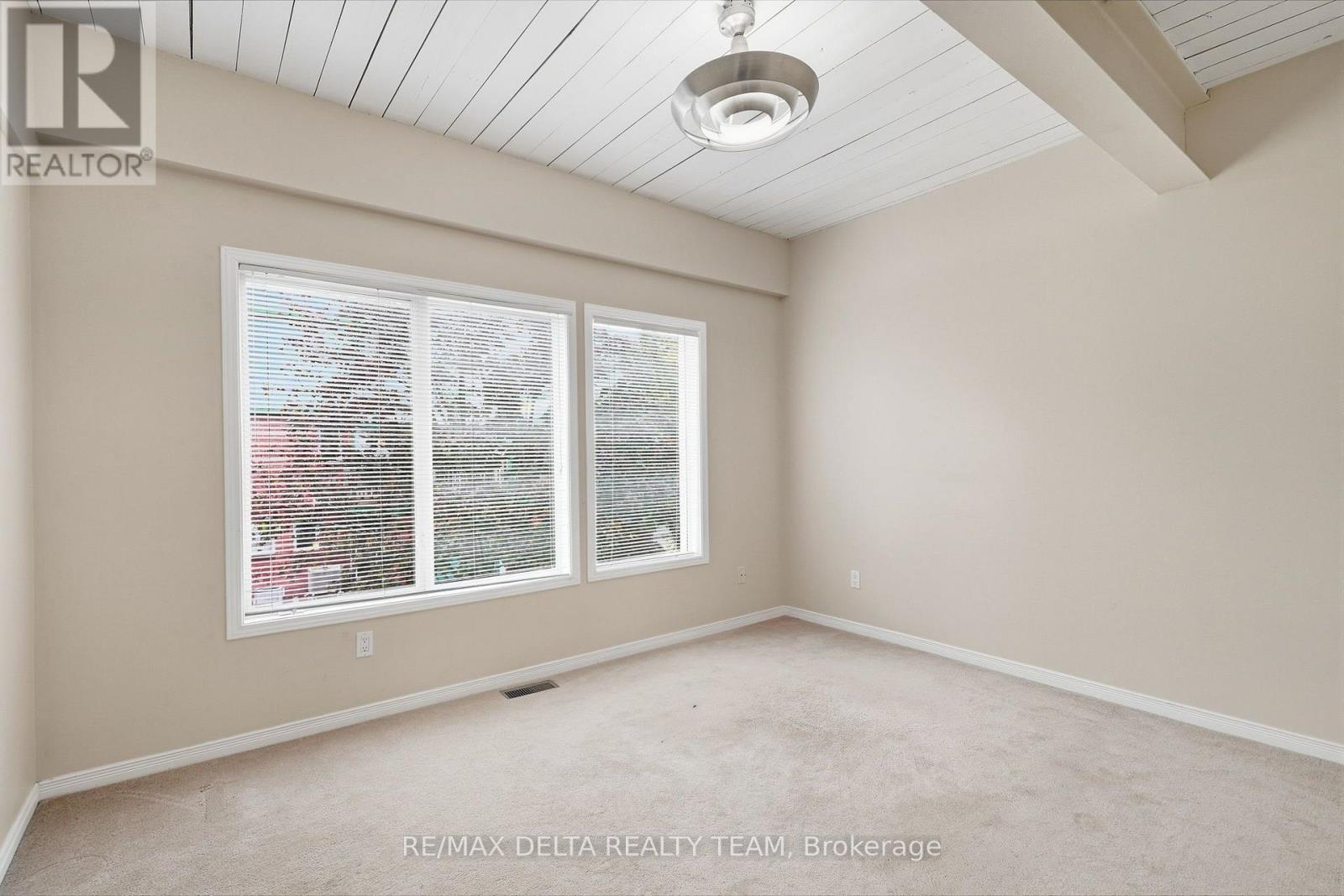 #7 170 CATHCART STREET - 24