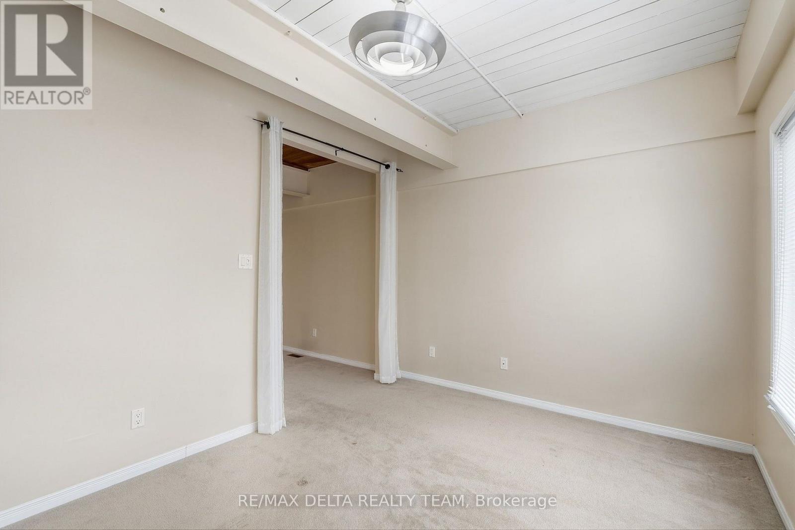 #7 170 CATHCART STREET - 25