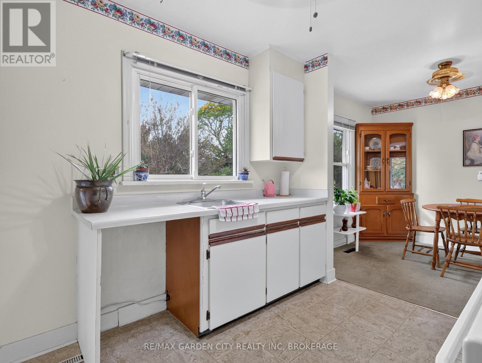 94 JACOBSON AVENUE - 9