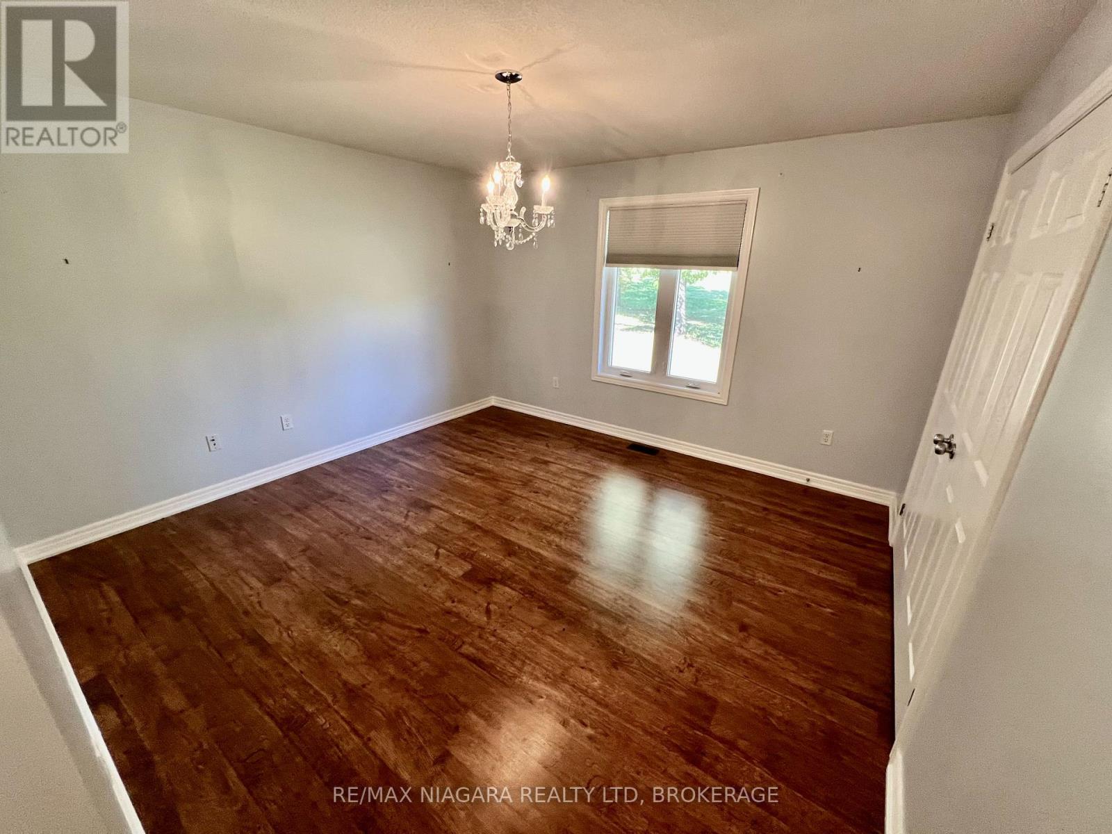 709 ROLAND ROAD - 32