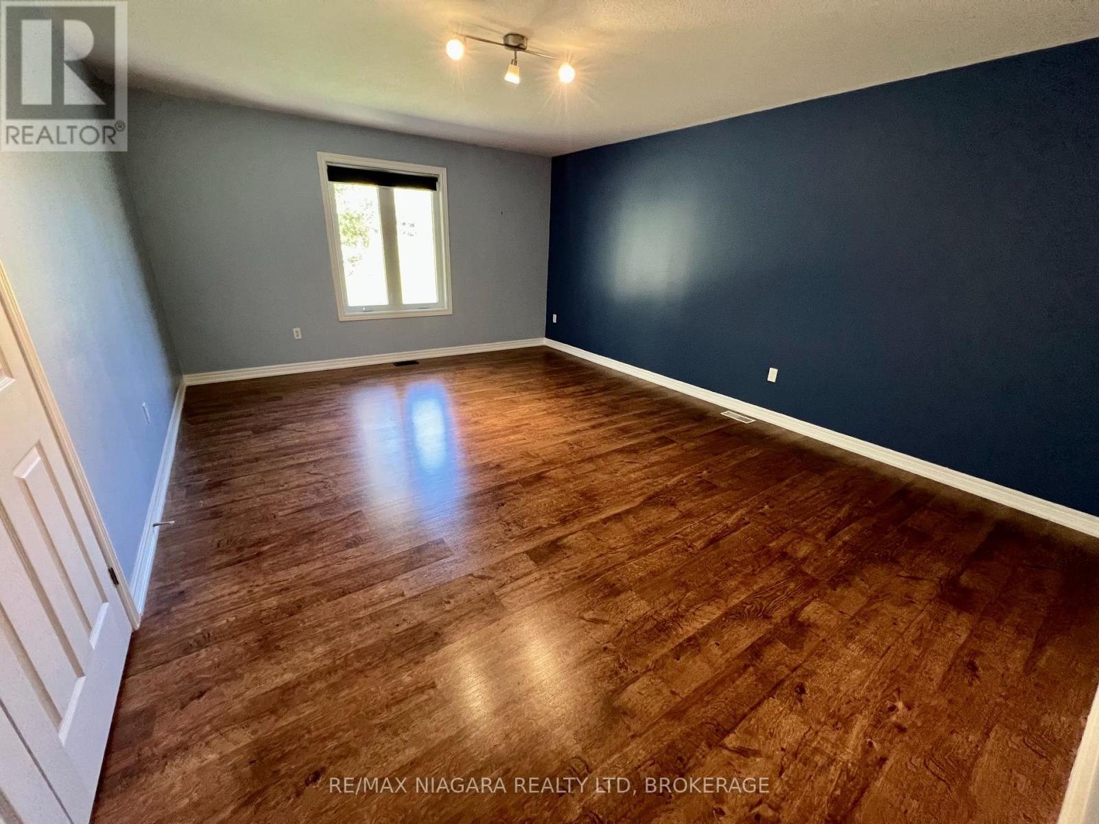 709 ROLAND ROAD - 36