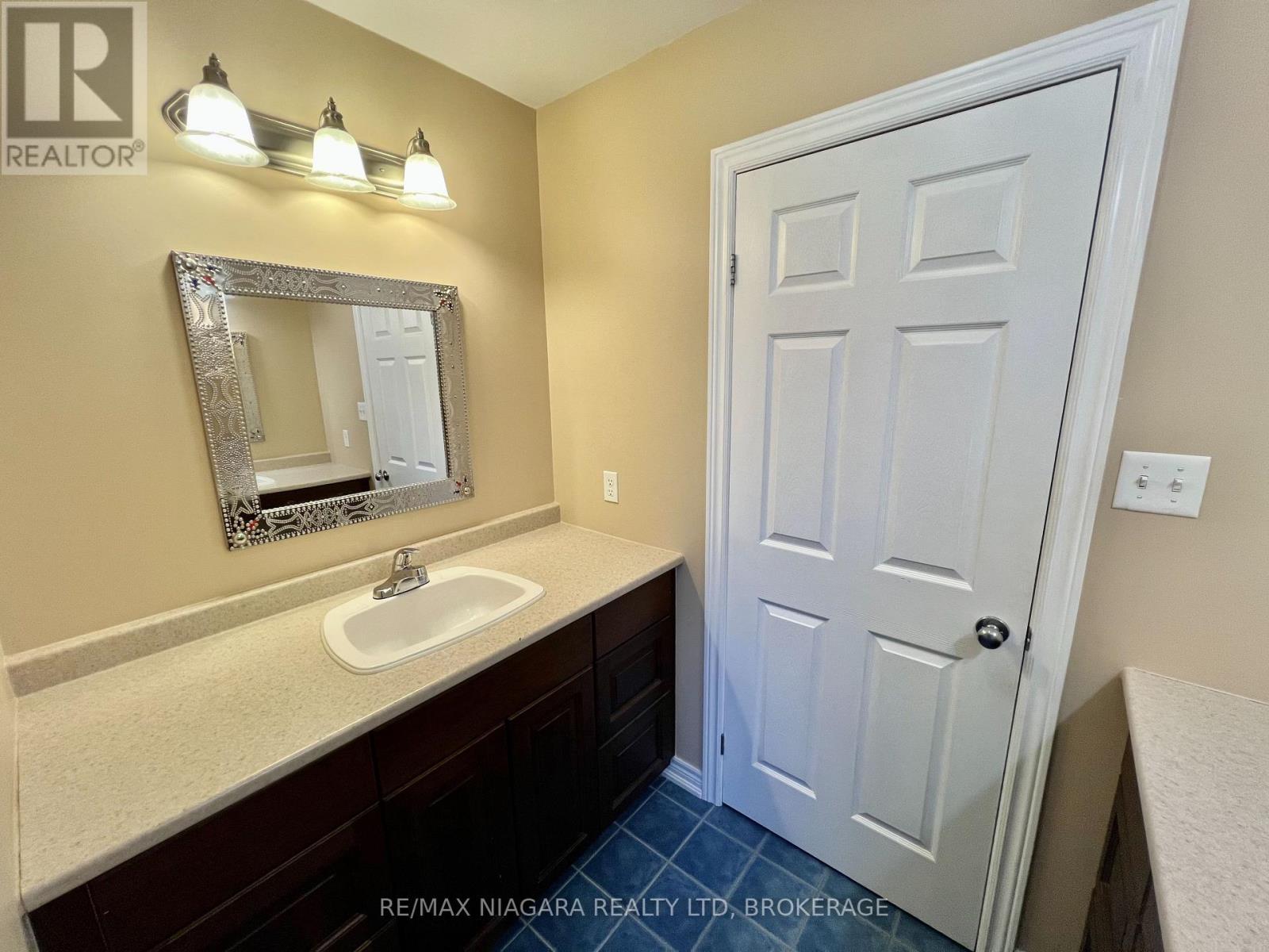 709 ROLAND ROAD - Image 39