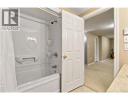 28 Harley Avenue, photo 22