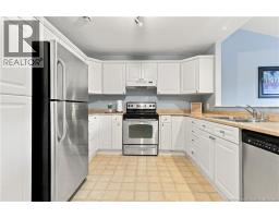 28 Harley Avenue, photo 4