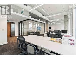 1005 - 130 Queens Quay E, Toronto, ON M5A3Y5 Photo 10