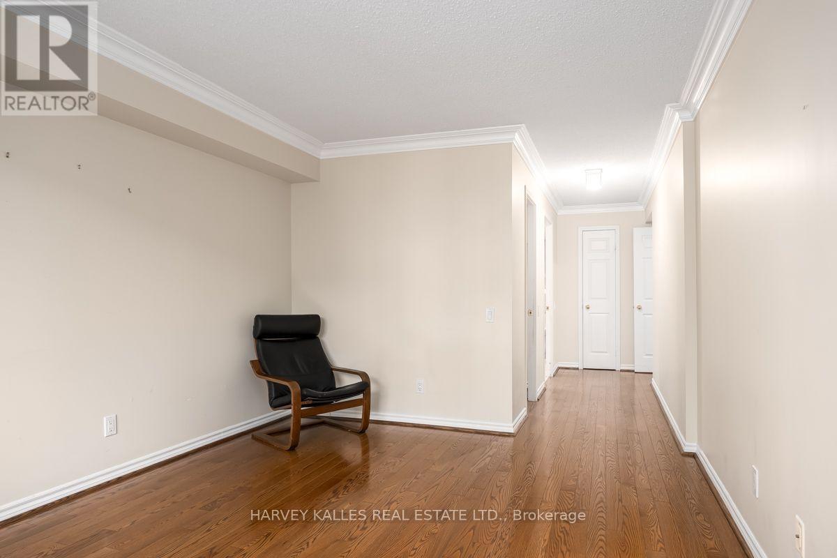 #308 8 COVINGTON ROAD - 13