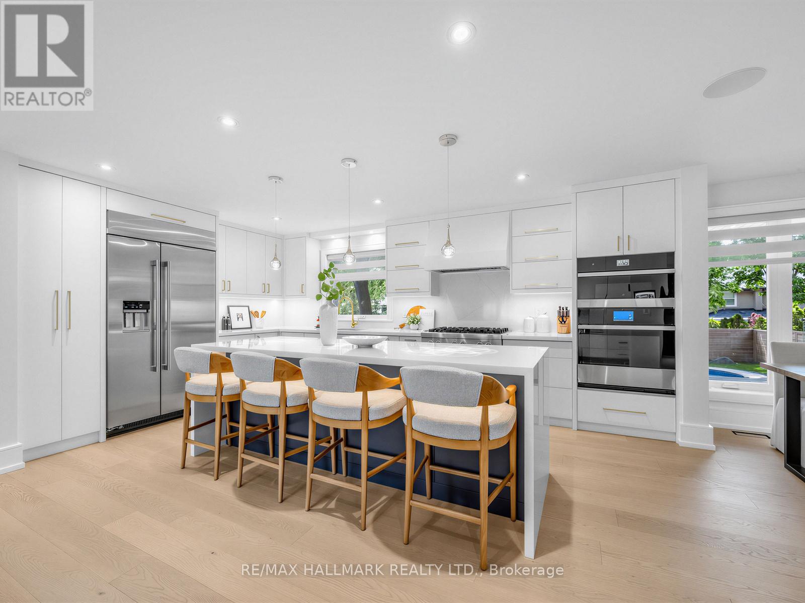 30 Kellythorne Drive, Toronto, ON photo 10