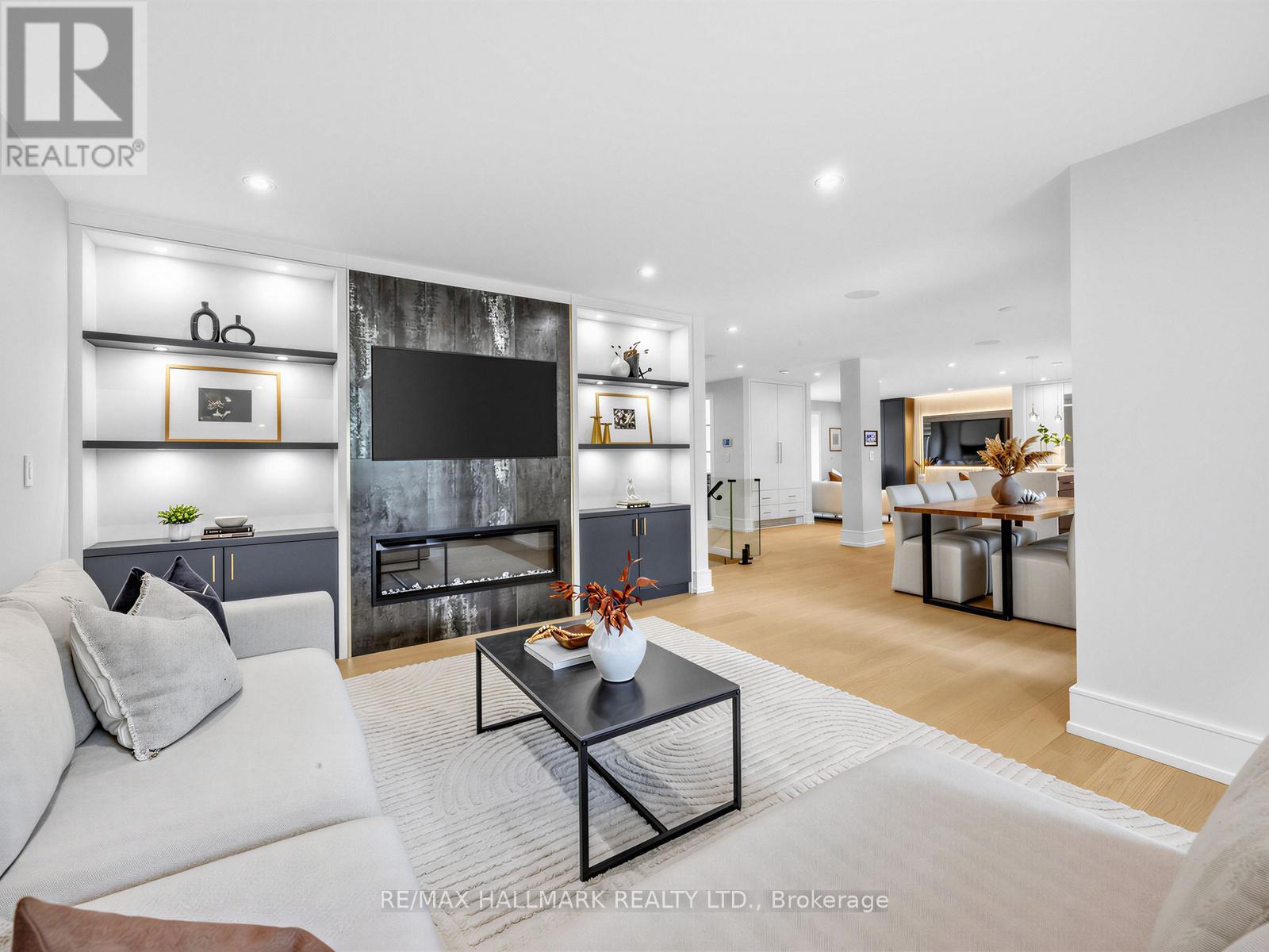 30 Kellythorne Drive, Toronto, ON photo 18