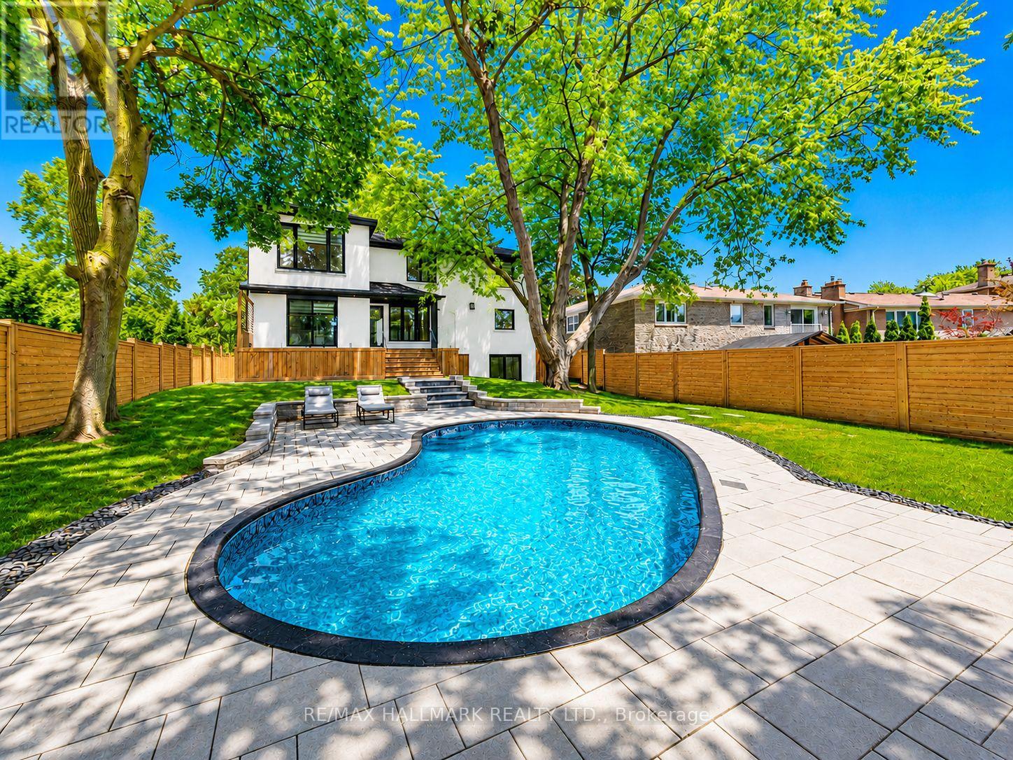 30 Kellythorne Drive, Toronto, ON photo 48