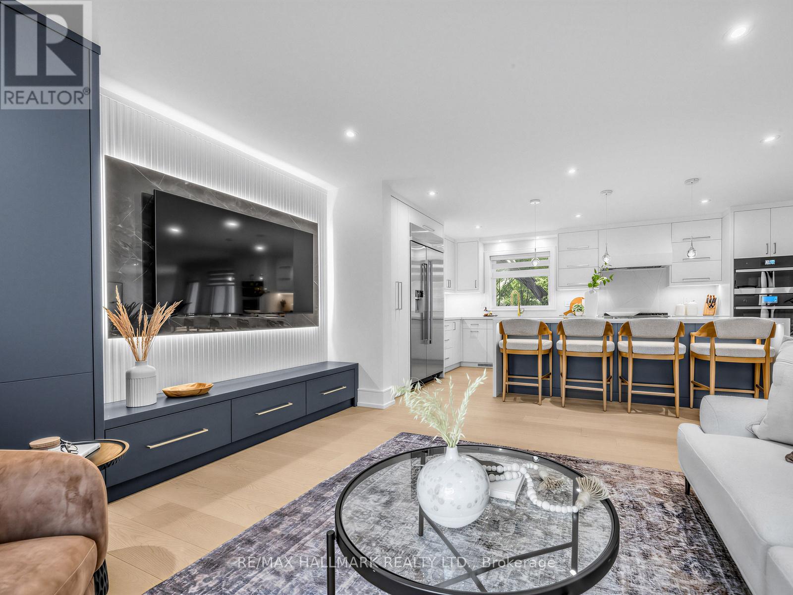30 Kellythorne Drive, Toronto, ON photo 9