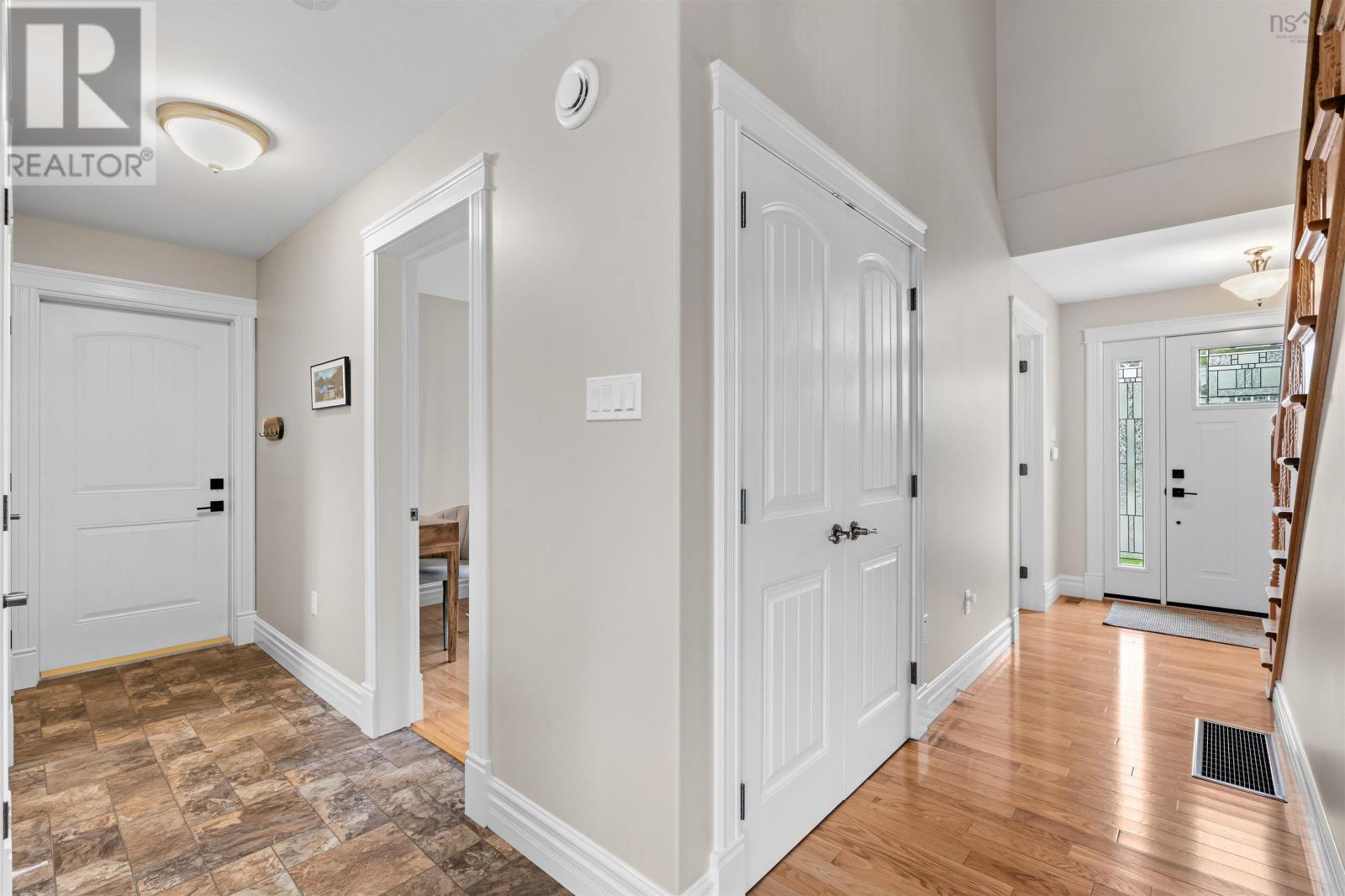 Property 21 of 49 of 35 Iron Court
