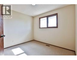 6 Temple Boulevard W, Lethbridge, AB T1K4T5 Photo 19