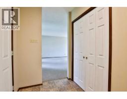 Bedroom - 6 Temple Boulevard W, Lethbridge, AB T1K4T5 Photo 9