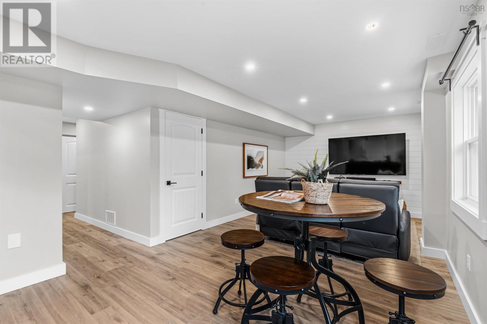 Property 37 of 49 of 35 Iron Court