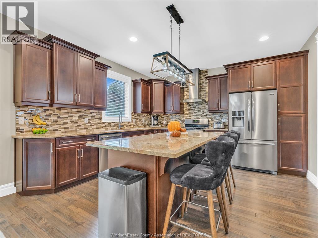 1255 MAPLE - 9
