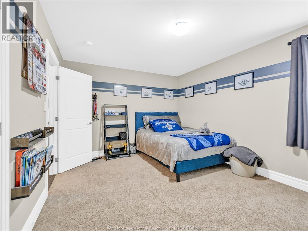 1255 MAPLE - 27