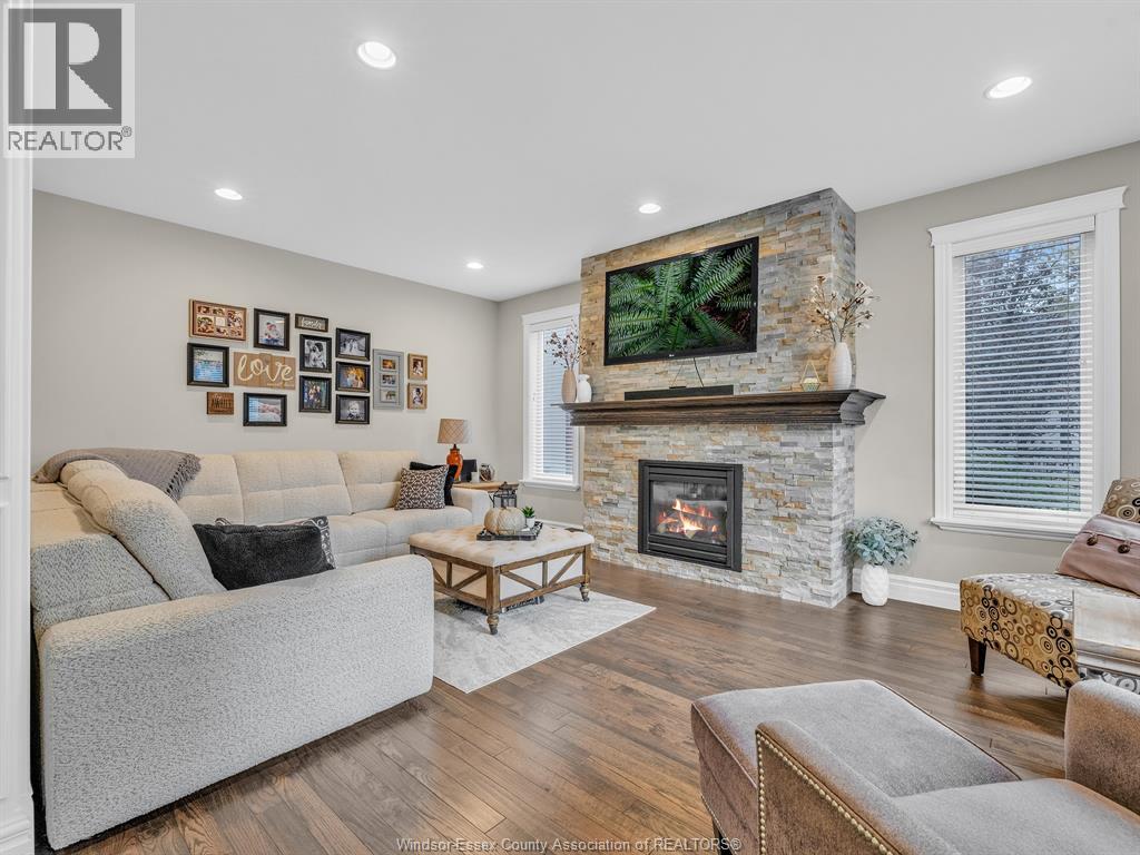 1255 MAPLE - 14
