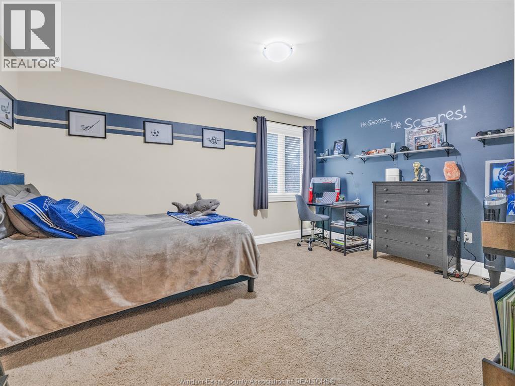 1255 MAPLE - Image 26
