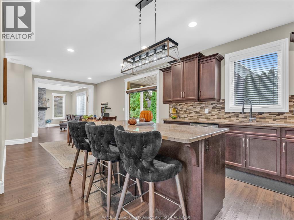 1255 MAPLE - 8