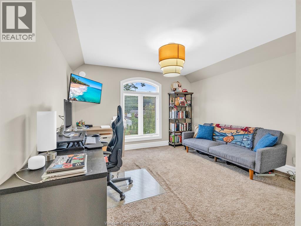 1255 MAPLE - 29