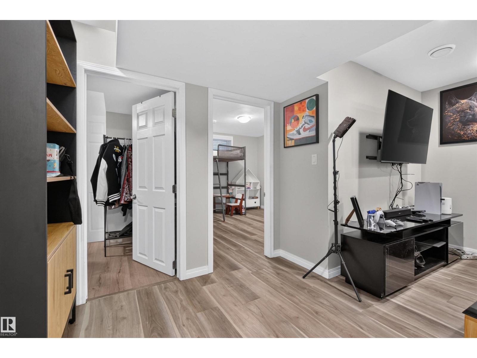 15104 74 ST NW - 20