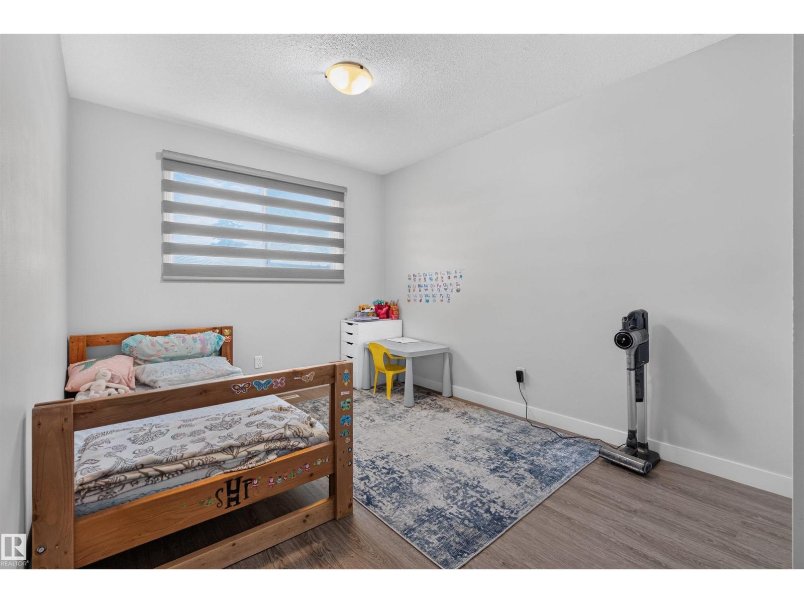 15104 74 ST NW - 8