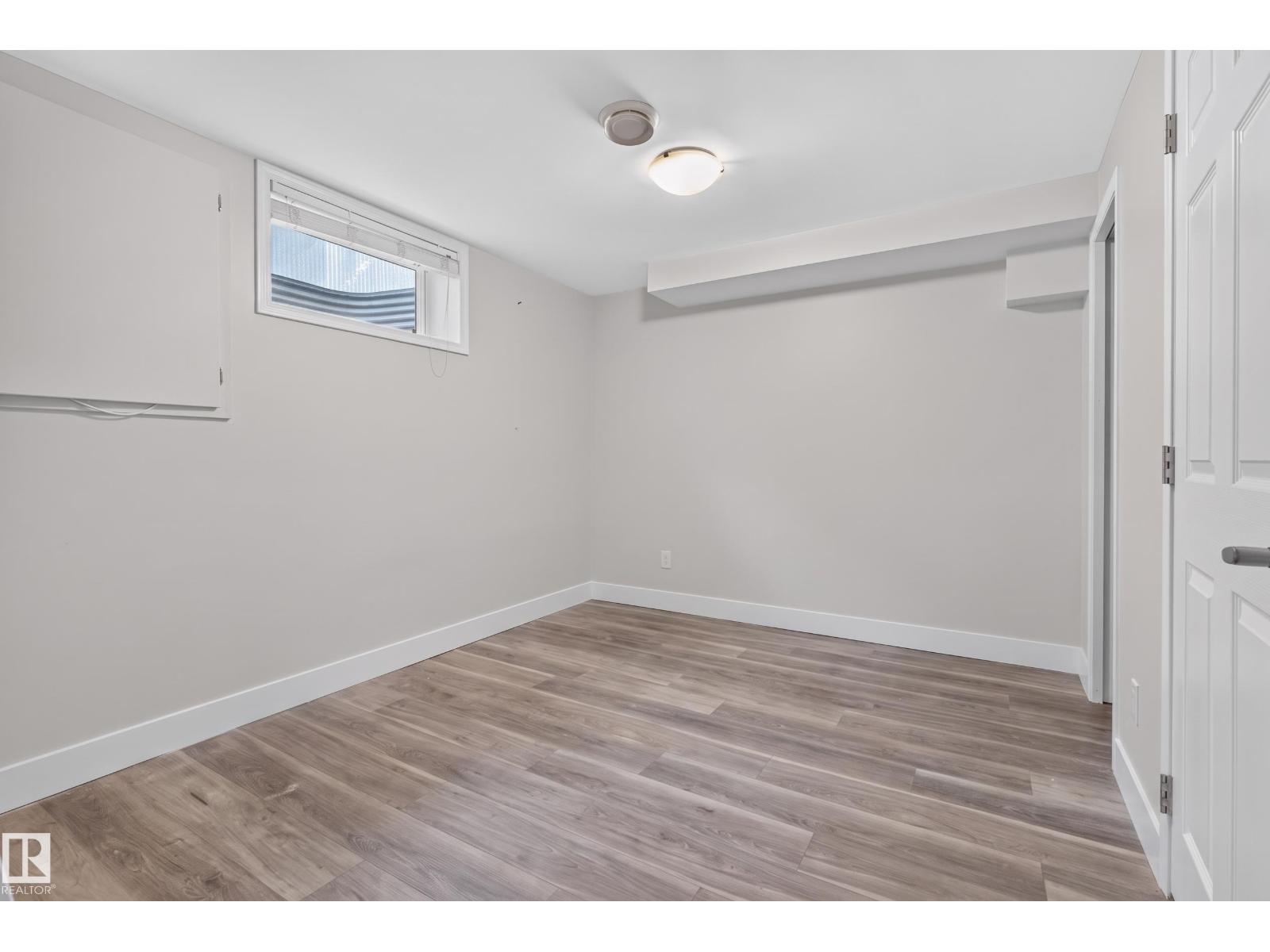 15104 74 ST NW - 26